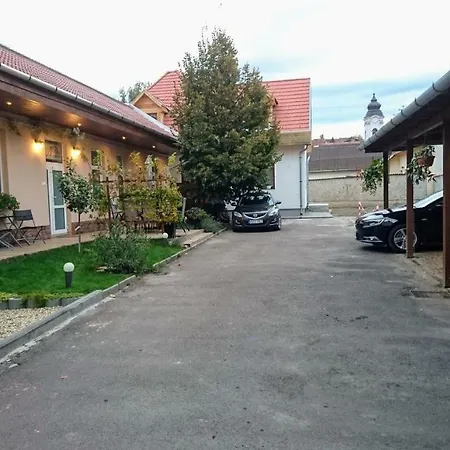 Nobilis * Eger